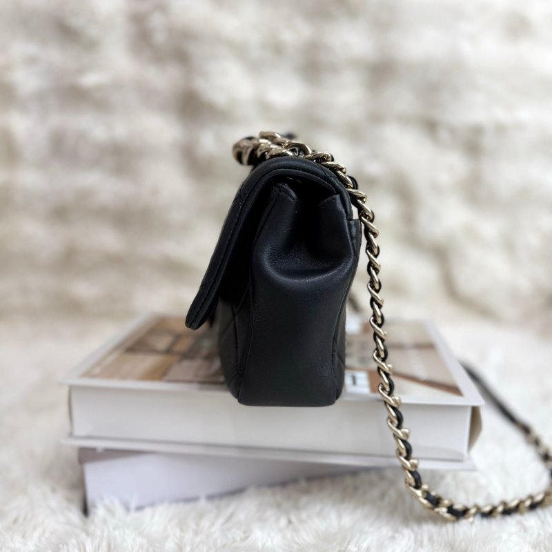 Chanel CLASSIC FLAP 黑色 菱格紋 羊皮 金扣 琺瑯鏈條 度假系列-4