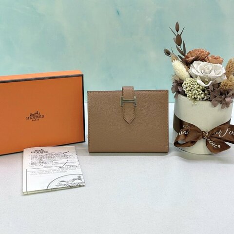 HERMES Bearn小牛皮雙折H扣短夾