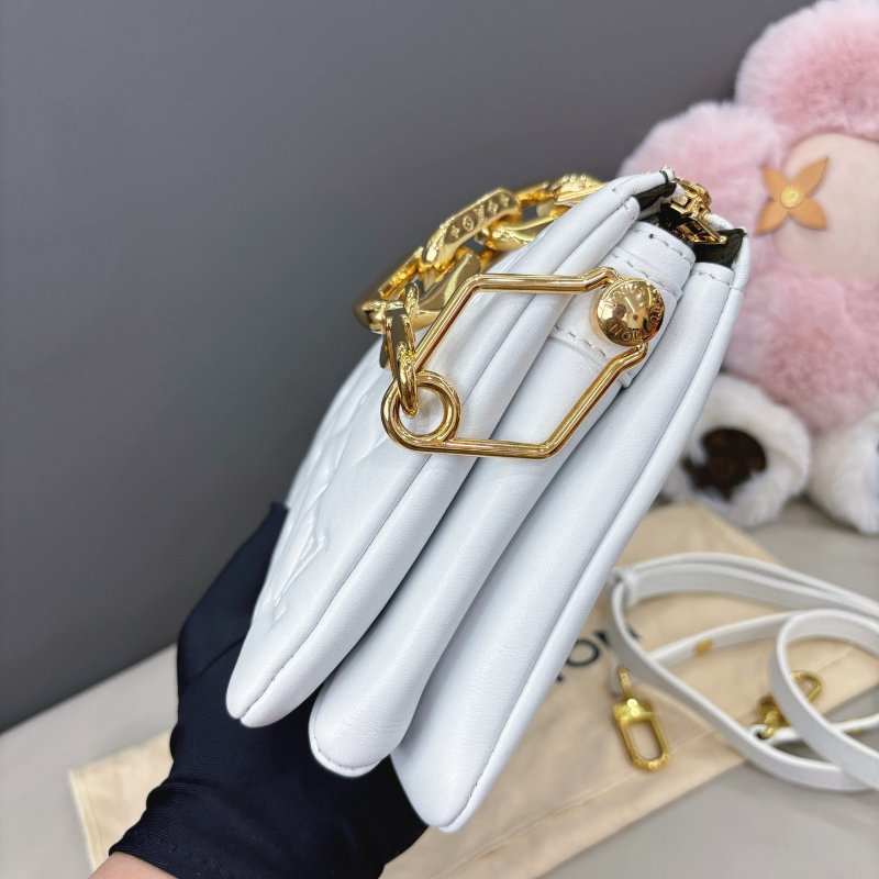 芯片款 路易威登/Louis Vuitton 白色全皮老花壓紋Coussin BB-3