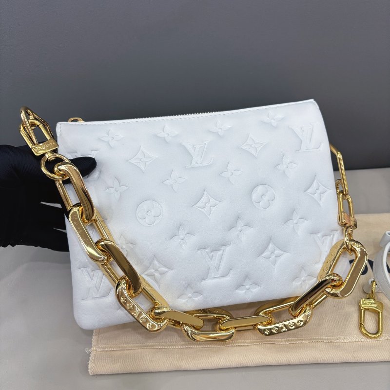 芯片款 路易威登/Louis Vuitton 白色全皮老花壓紋Coussin BB-7