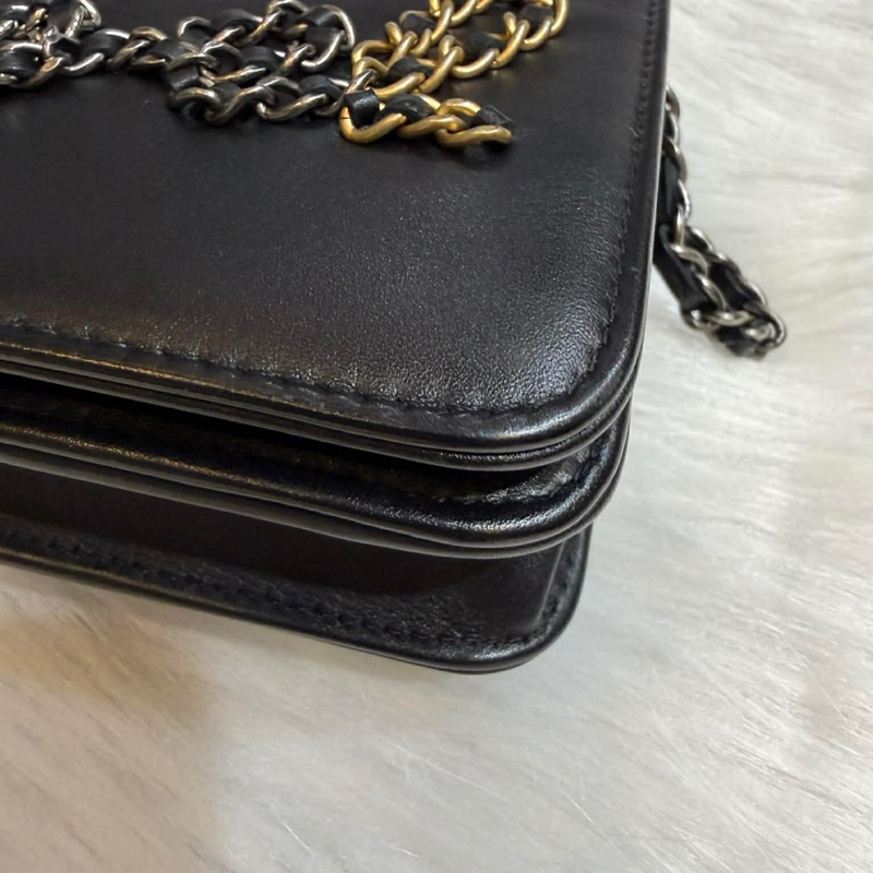 Chanel 黑色小牛皮皮穿鏈書寫 Logo WOC-5
