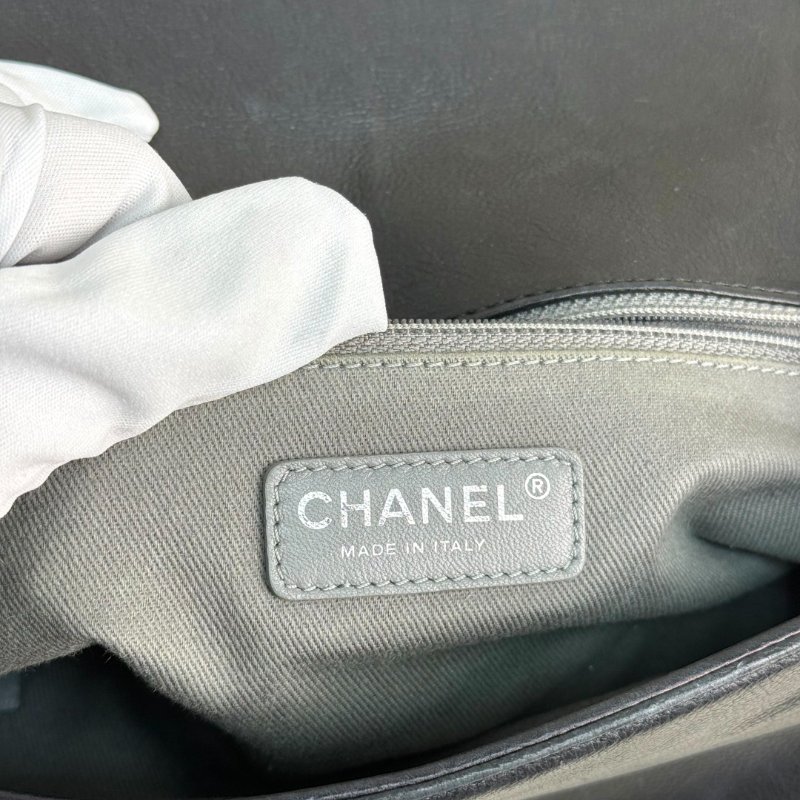 Chanel Leboy 黑色 浮雕菱格紋 牛皮 中號 做舊銀扣-9