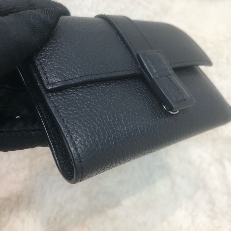 Loewe 黑色牛皮銀包 XC398-8