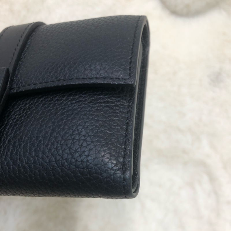 Loewe 黑色牛皮銀包 XC398-9