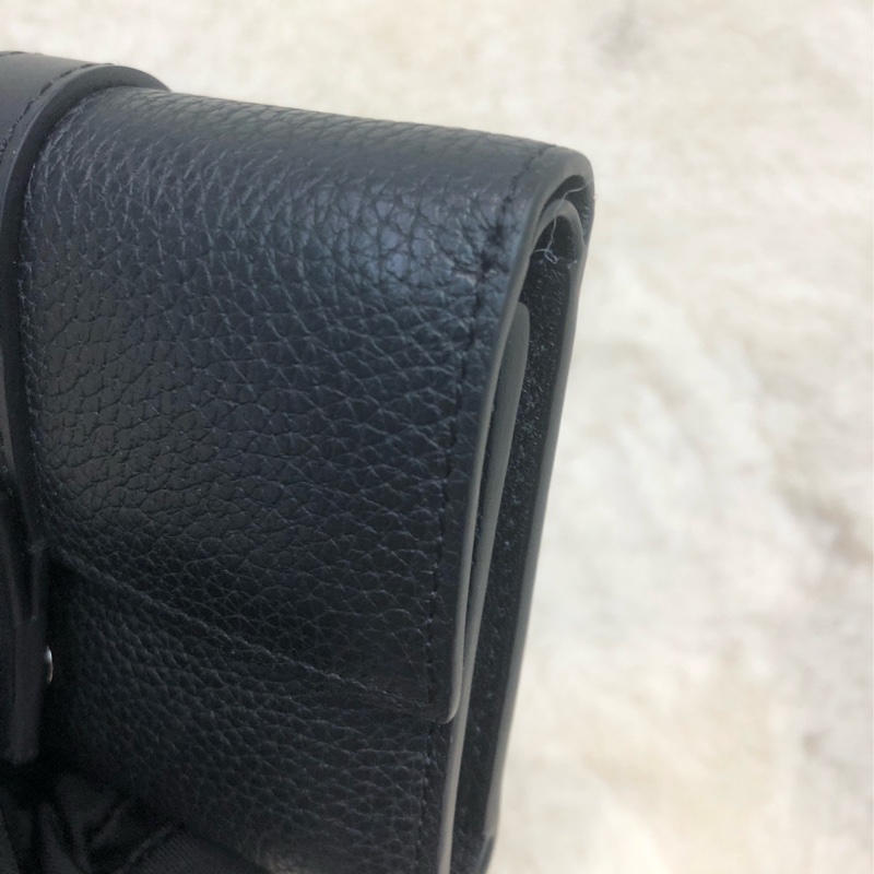 Loewe 黑色牛皮銀包 XC398-12
