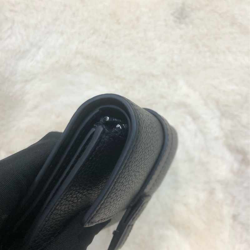 Loewe 黑色牛皮銀包 XC398-13