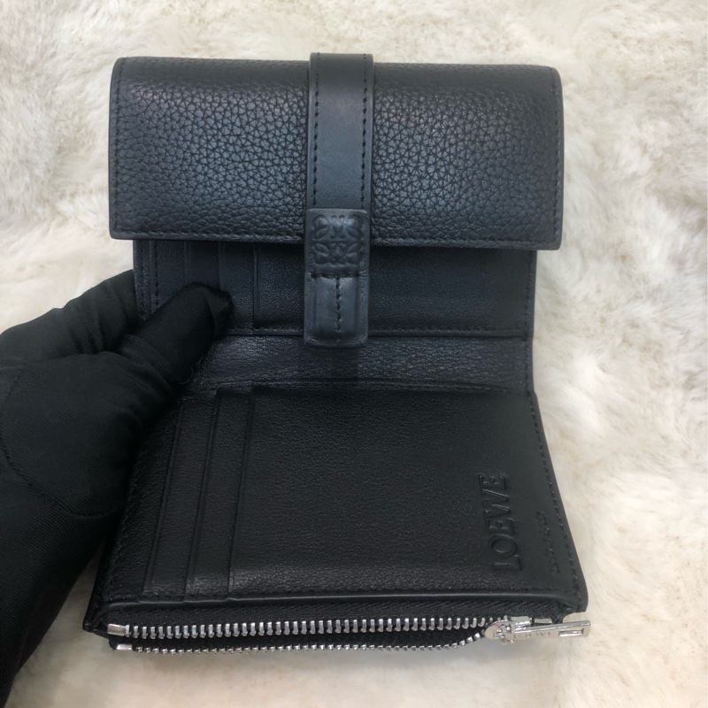 Loewe 黑色牛皮銀包 XC398-14