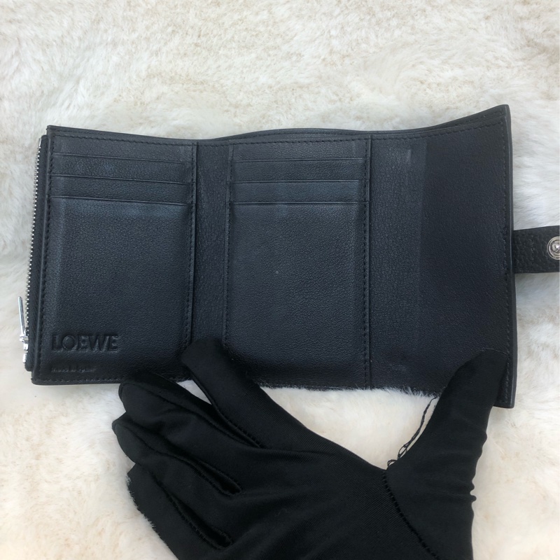 Loewe 黑色牛皮銀包 XC398-15