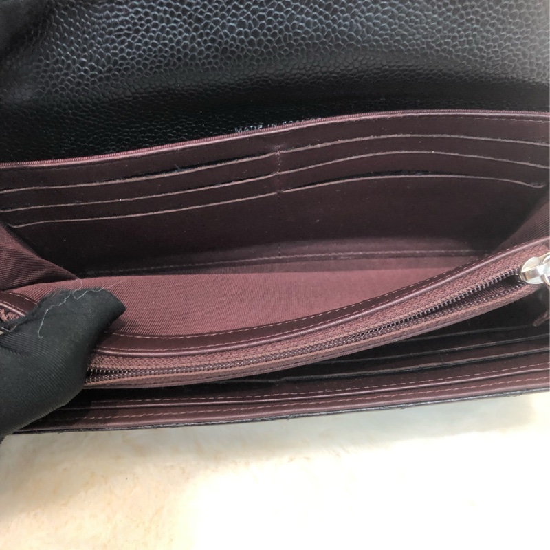 Chanel 黑色荔枝牛皮長銀包 XC378-16
