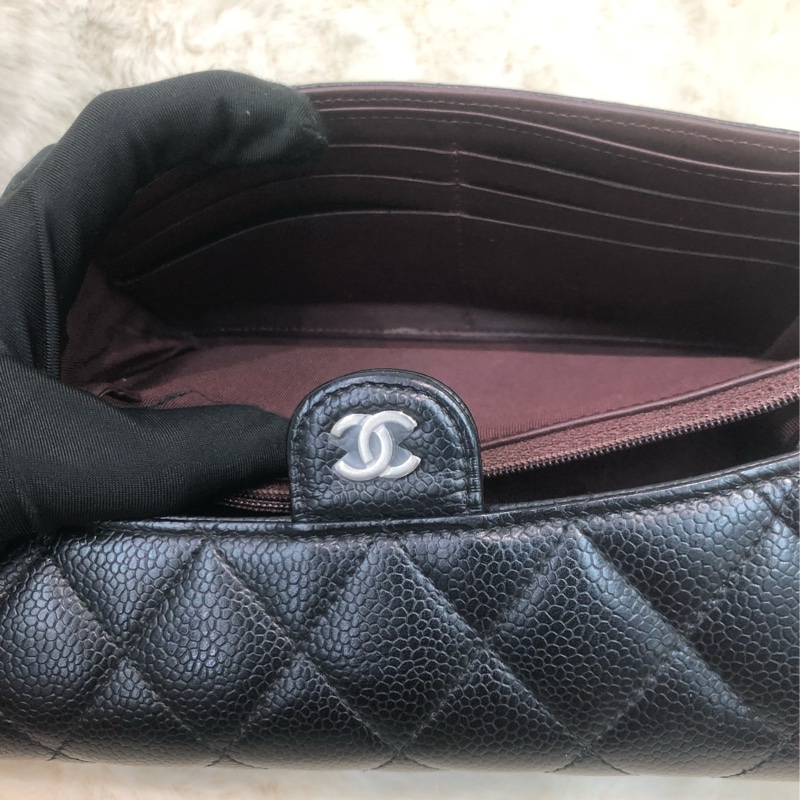 Chanel 黑色荔枝牛皮長銀包 XC378-18