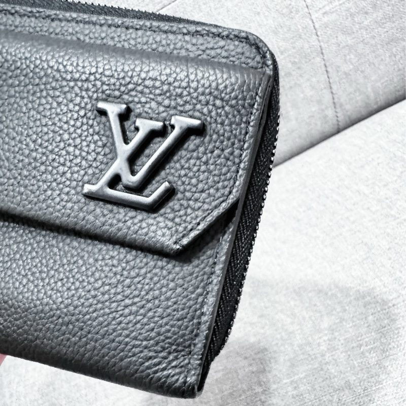 路易威登 LOUIS VUITTON 手拿包 長型 錢包 M69831 晶片款 NEW AEROGRAM拉鍊錢包-1