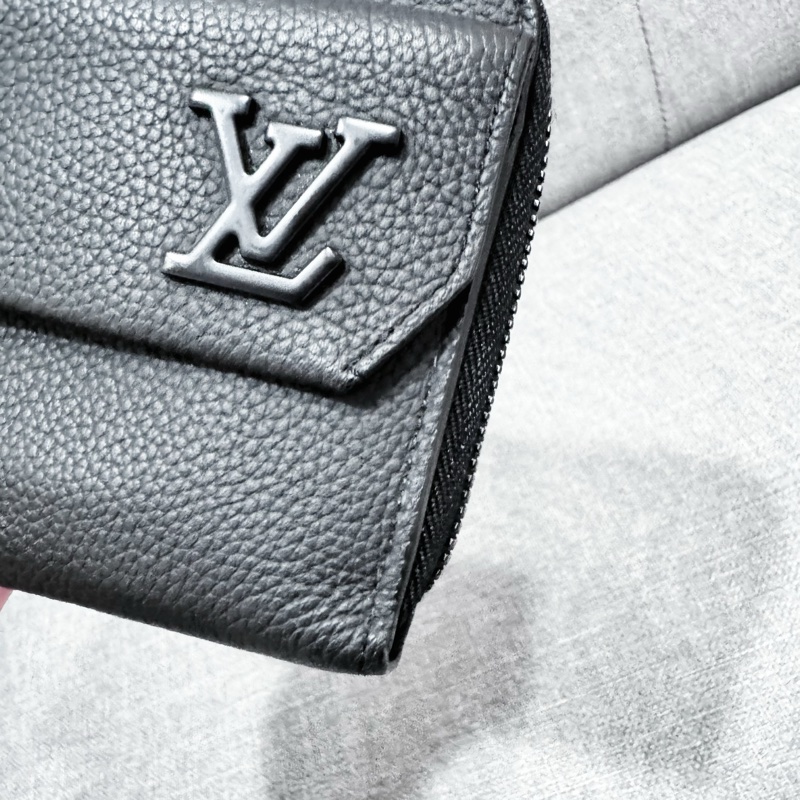 路易威登 LOUIS VUITTON 手拿包 長型 錢包 M69831 晶片款 NEW AEROGRAM拉鍊錢包-22