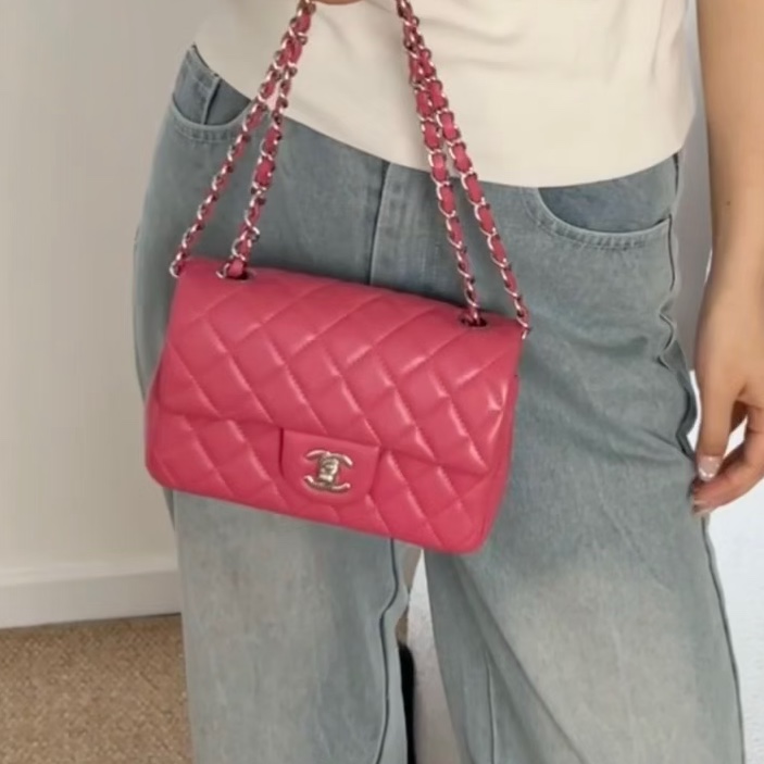 少女心爆棚💕99新🆕Chanel香奈兒唇膏粉銀扣大minicf單肩斜挎鏈條包💄-3
