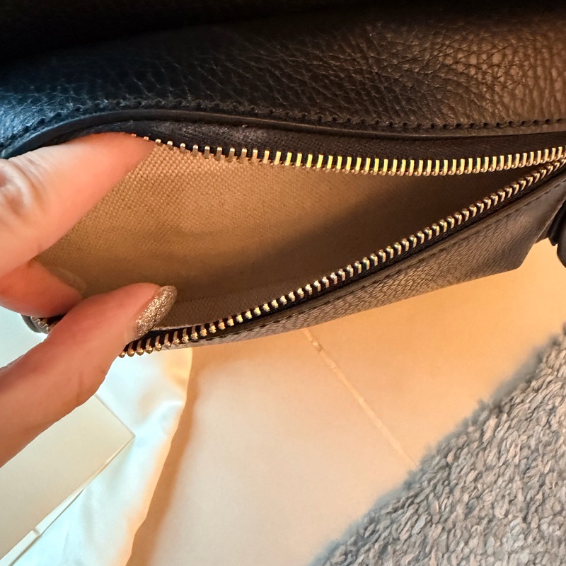 Gucci  SOHO雙G車紋牛皮荔枝紋鏈帶後背包-14