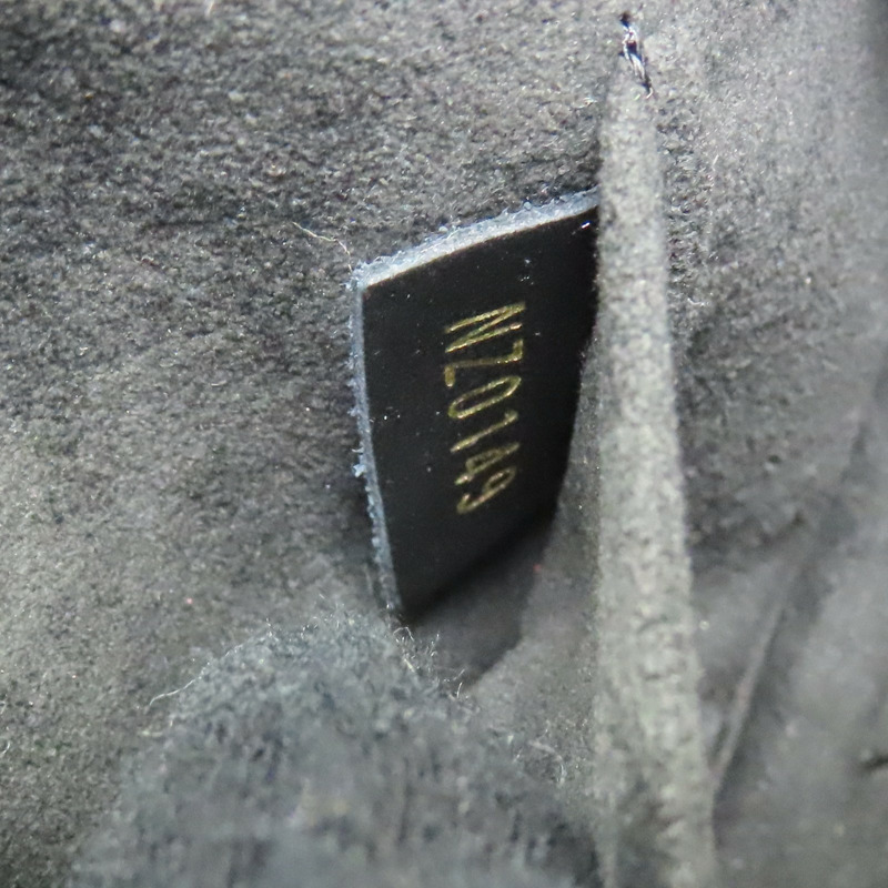 黑色 牛皮 New Wave Heart 肩背包 M52796【LOUIS VUITTON LV 路易威登】 M52796-8