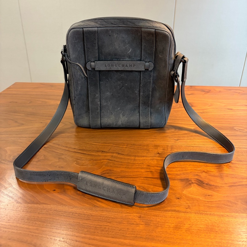 Longchamp 麂皮灰色斜背包-1