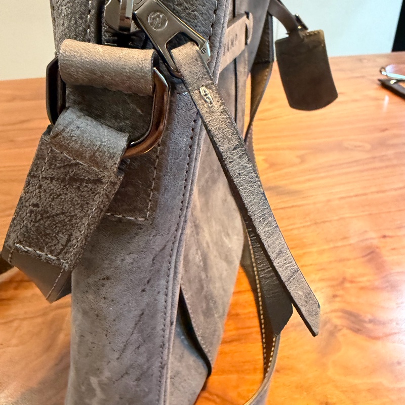 Longchamp 麂皮灰色斜背包-11