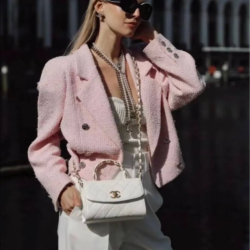 CHANEL 2021早春粉色斜紋軟呢短款外套-1