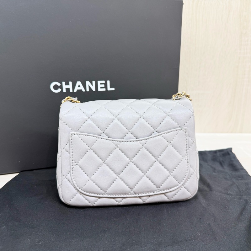 CHANEL✨淺灰羊皮金釦金球方胖 AS1786-1