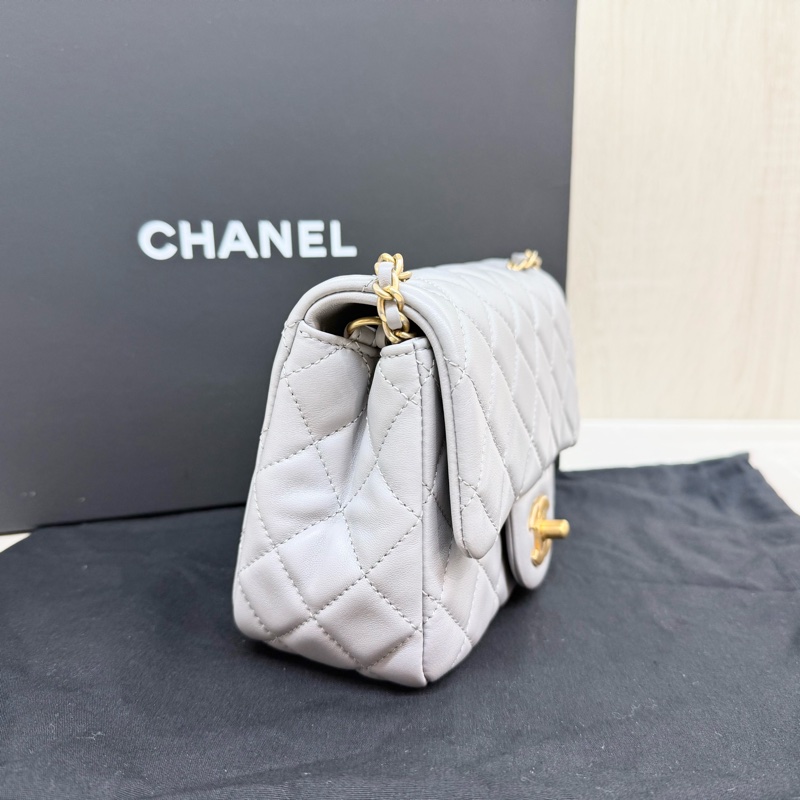 CHANEL✨淺灰羊皮金釦金球方胖 AS1786-3