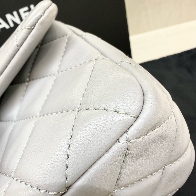 CHANEL✨淺灰羊皮金釦金球方胖 AS1786-13