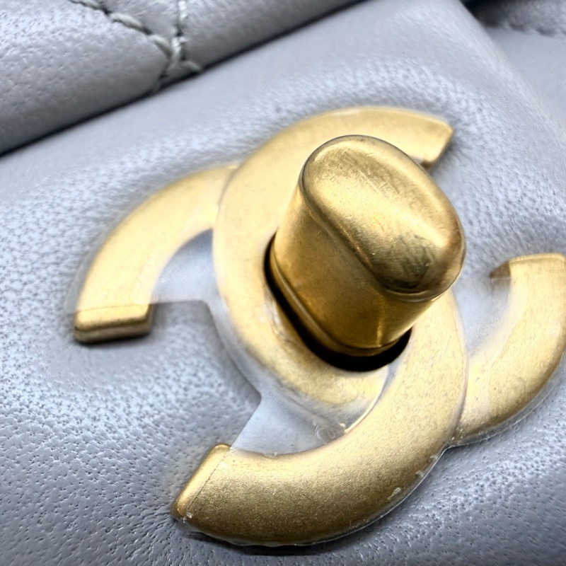 CHANEL✨淺灰羊皮金釦金球方胖 AS1786-17