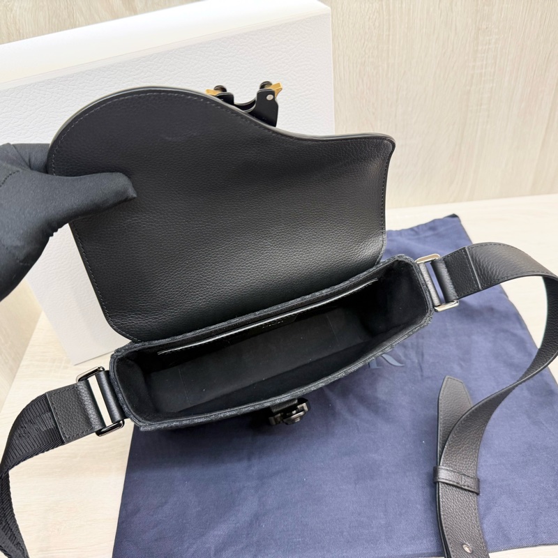 Dior黑色 Saddle 小型翻蓋郵差包1ADPO049YKS-10