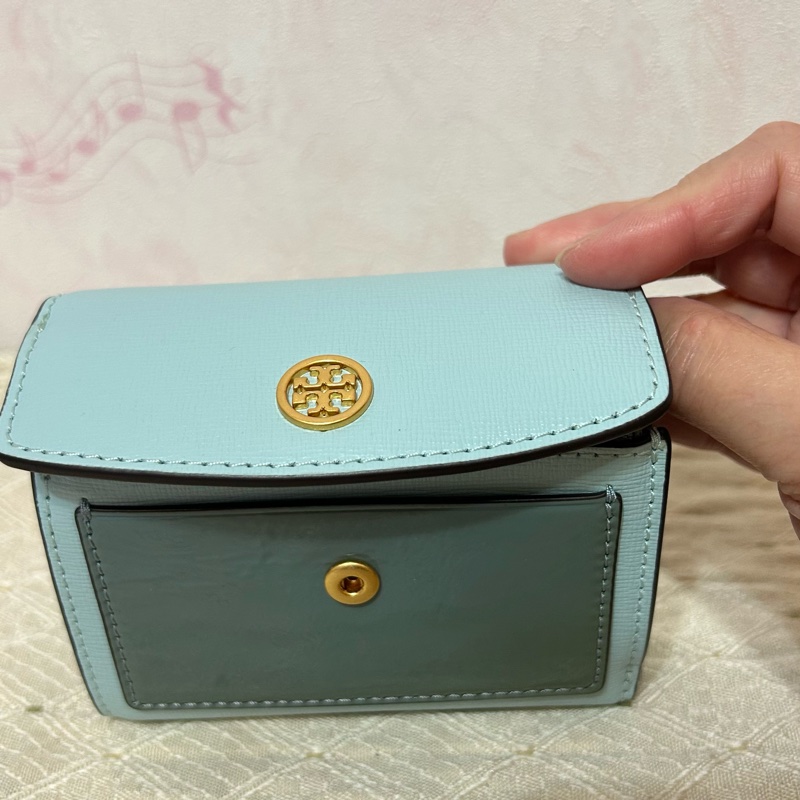 TORY BURCH 立體LOGO撞色皮革三折扣式小短夾-1