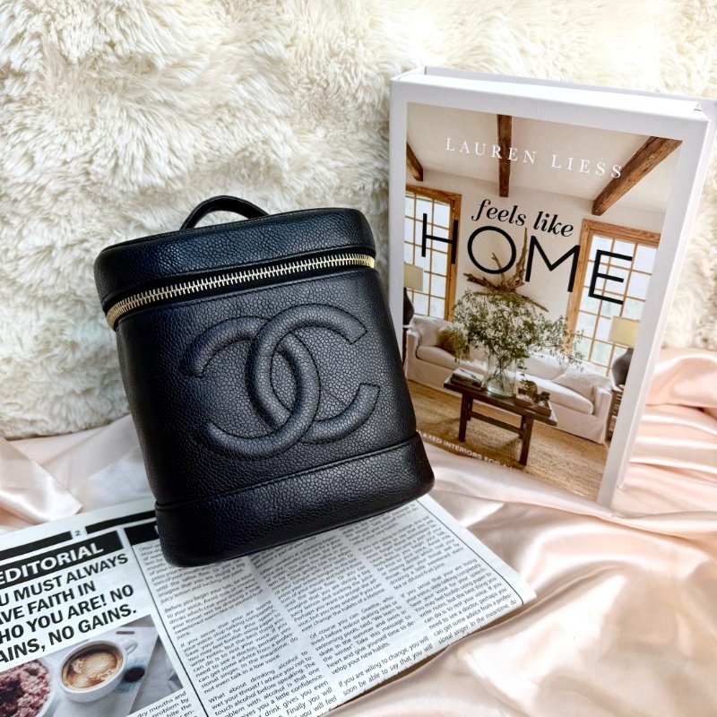 Chanel Vanity Case 化妝包 黑色 牛皮 中號 豎版-0