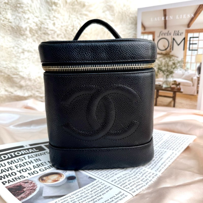 Chanel Vanity Case 化妝包 黑色 牛皮 中號 豎版-1
