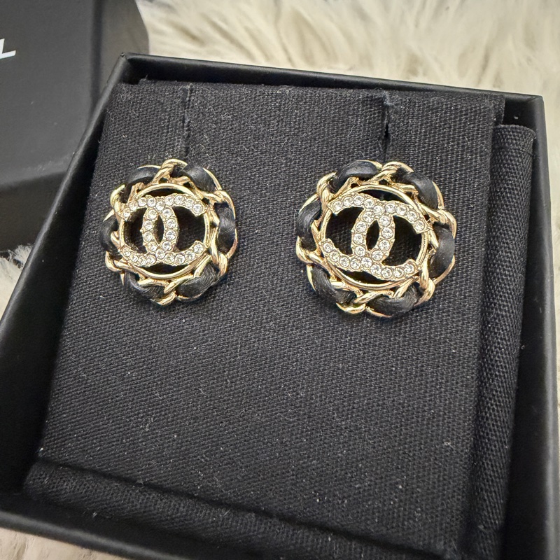 Chanel 皮穿鏈水鑽耳環-1