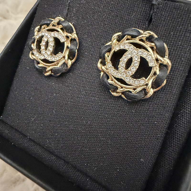 Chanel 皮穿鏈水鑽耳環-2