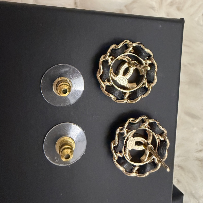 Chanel 皮穿鏈水鑽耳環-6