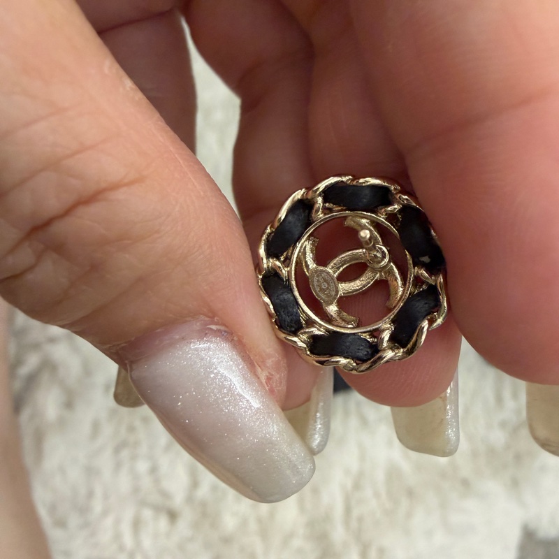 Chanel 皮穿鏈水鑽耳環-8