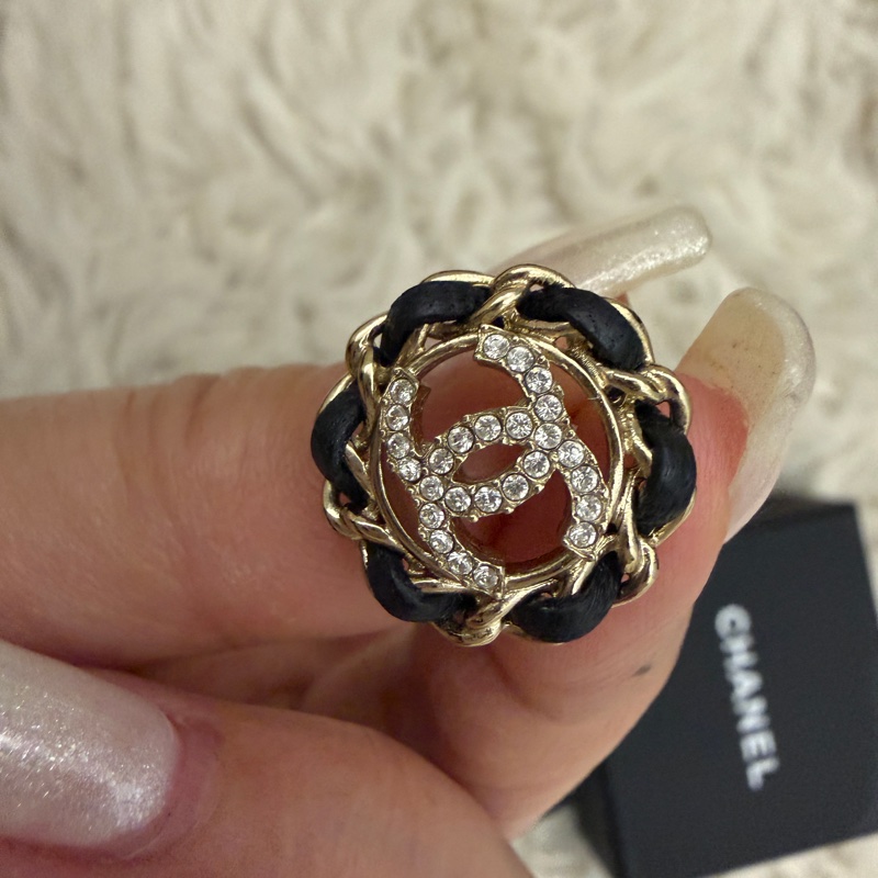 Chanel 皮穿鏈水鑽耳環-9