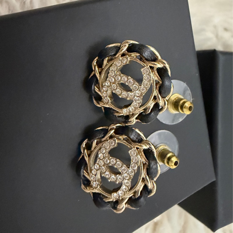 Chanel 皮穿鏈水鑽耳環-12