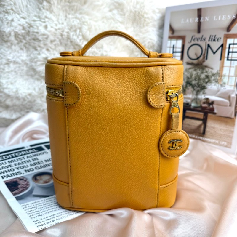 Chanel Vanity Case 化妝包 黃色 牛皮 中號 豎版-2