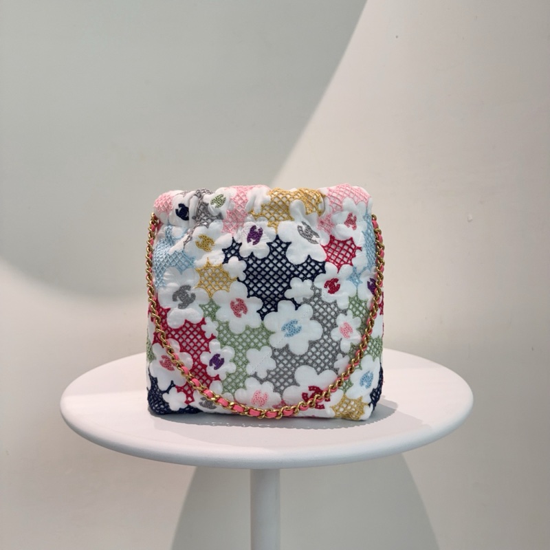 ✨香奈兒Chanel 24P 刺绣编织花花 mini 22bag Jennie同款各大博主上身同款 成色非常不錯👍-3
