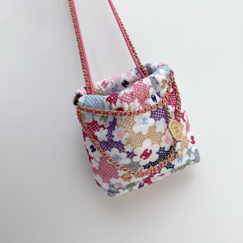 ✨香奈兒Chanel 24P 刺绣编织花花 mini 22bag Jennie同款各大博主上身同款 成色非常不錯👍-4