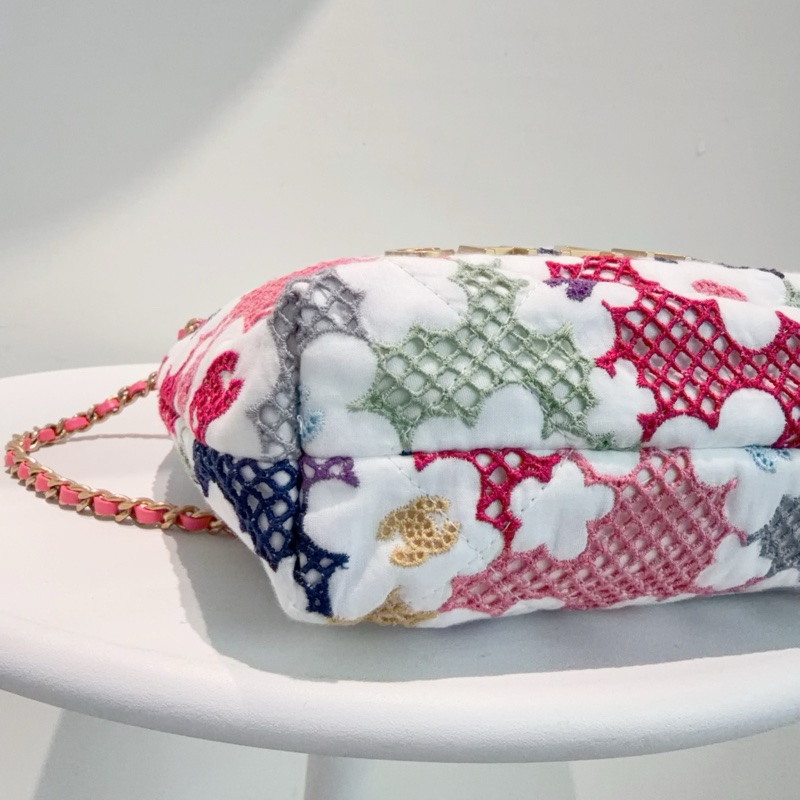 ✨香奈兒Chanel 24P 刺绣编织花花 mini 22bag Jennie同款各大博主上身同款 成色非常不錯👍-7