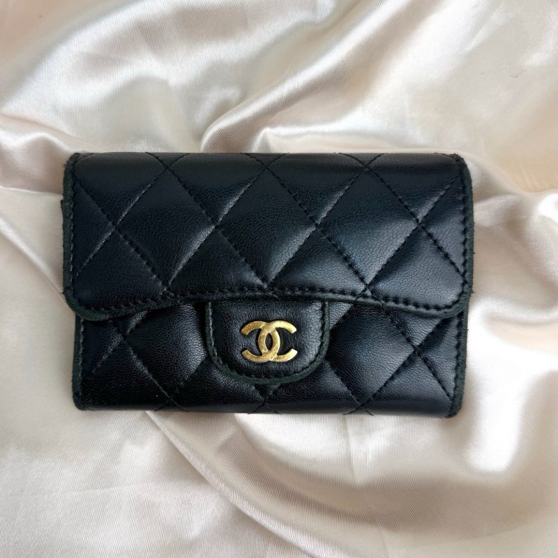 Chanel CLASSIC FLAP 黑色 菱格紋 羊皮 小號 雙C金扣-1