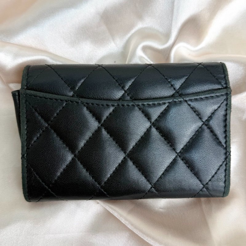 Chanel CLASSIC FLAP 黑色 菱格紋 羊皮 小號 雙C金扣-2
