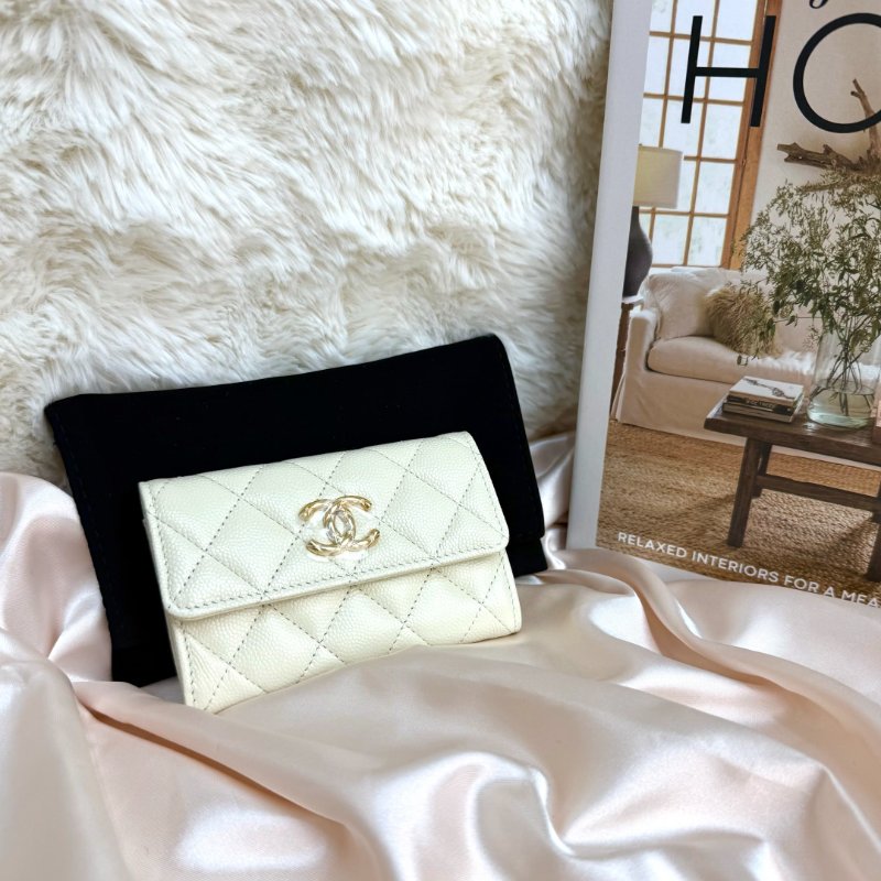 Chanel 26P 魚子醬卡包銀包 金色浮雕logo-0