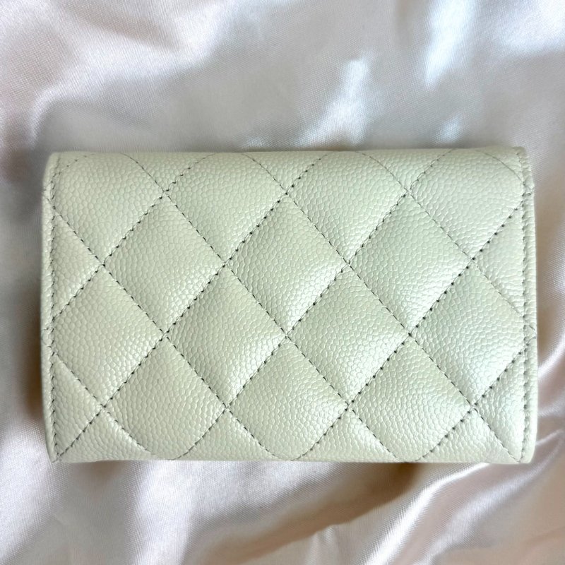 Chanel 26P 魚子醬卡包銀包 金色浮雕logo-2