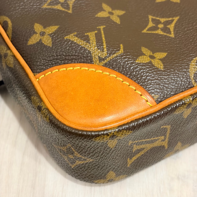 LV 相機包-11