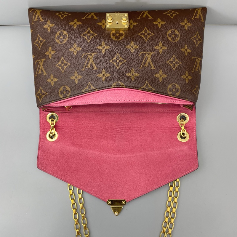 ✨路易威登/Louis Vuitton 传奇链条包老花拼玫红色翻蓋斜挎包尺寸：27*18*5cm-6