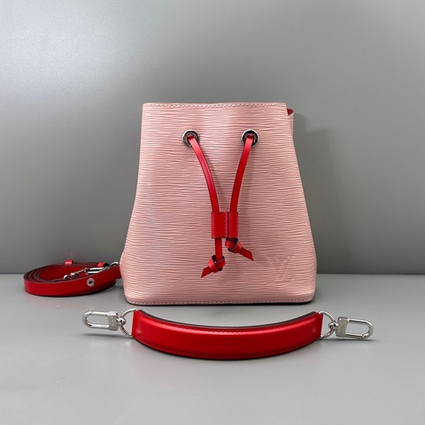 路易威登/Louis Vuitton 水波紋水桶包單肩包bb粉色銀色五金 附件：肩帶