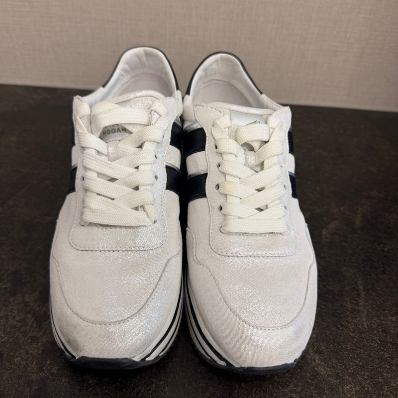 HOGAN經典白底黑logo厚底鞋-0