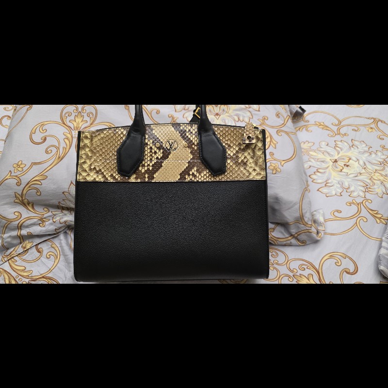 Louis Vuitton LV City Steamer 珍稀蟒蛇皮拼接手提包-8