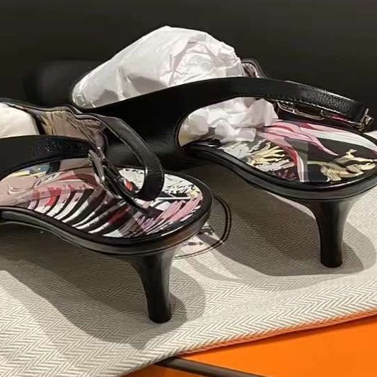 未使用Hermes 黑色低跟小皮鞋 38碼 鴛鴦內襯 塵袋+盒-3